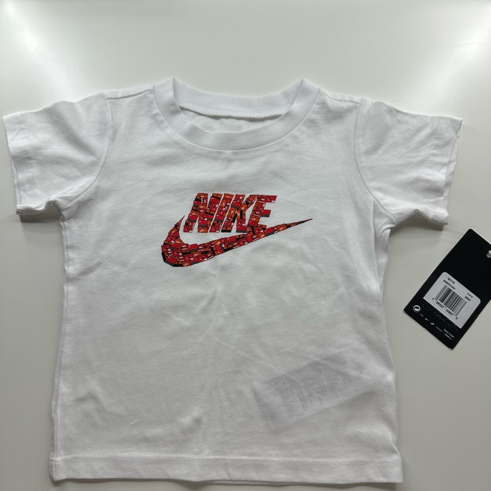 Nike 24 month old shirt in white